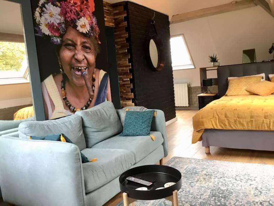Atypique Style Loft Apartment Phalempin Bagian luar foto