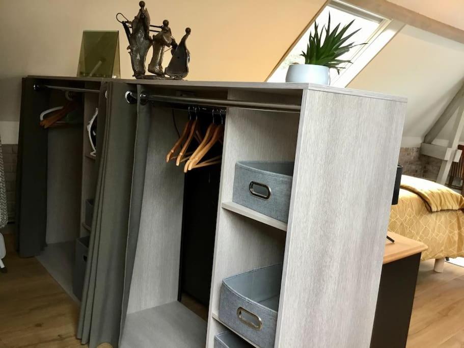 Atypique Style Loft Apartment Phalempin Bagian luar foto