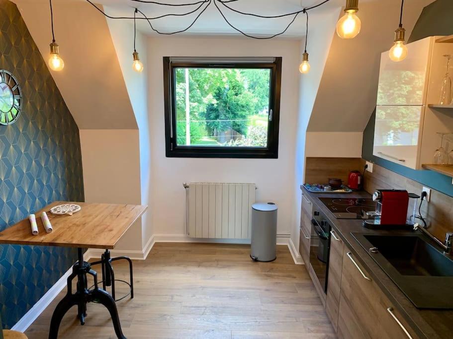 Atypique Style Loft Apartment Phalempin Bagian luar foto