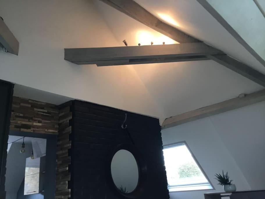 Atypique Style Loft Apartment Phalempin Bagian luar foto