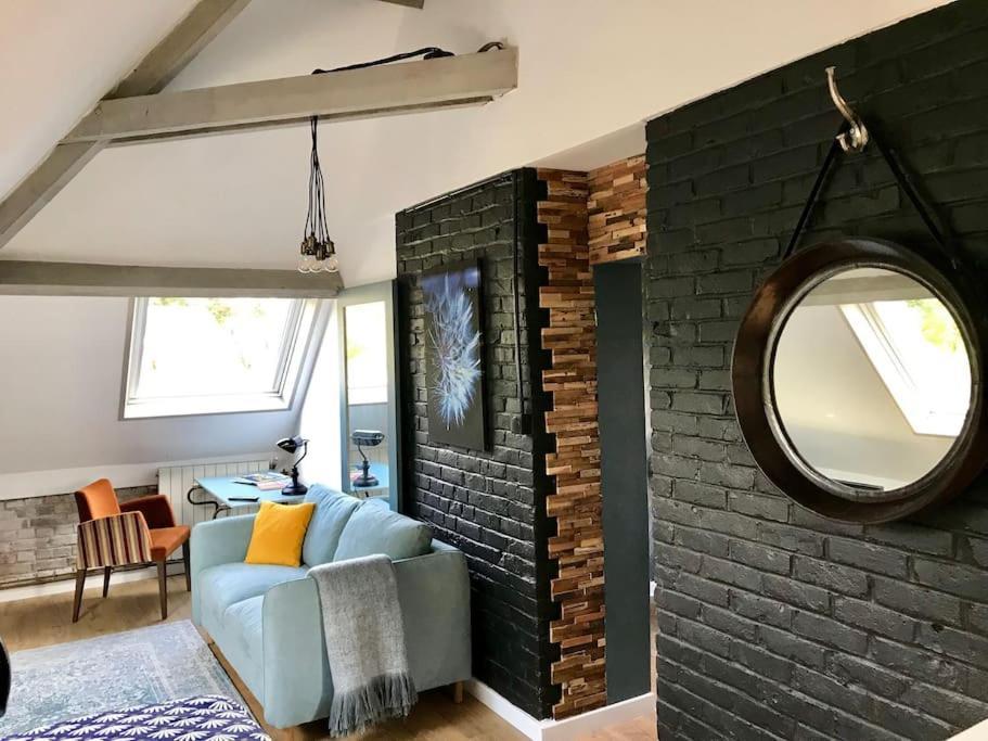 Atypique Style Loft Apartment Phalempin Bagian luar foto